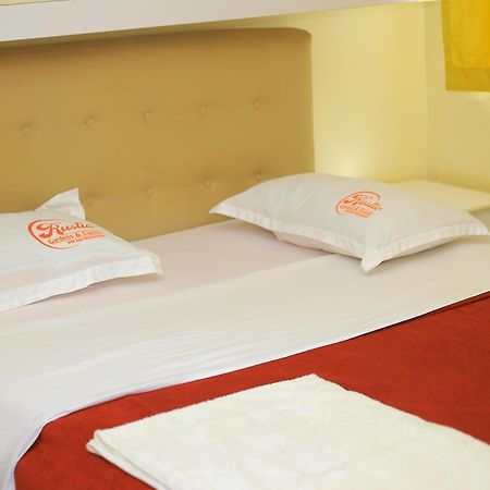 Rustic Gardens Bed & Breakfast Kitunzi Lungujja Kampala Eksteriør billede